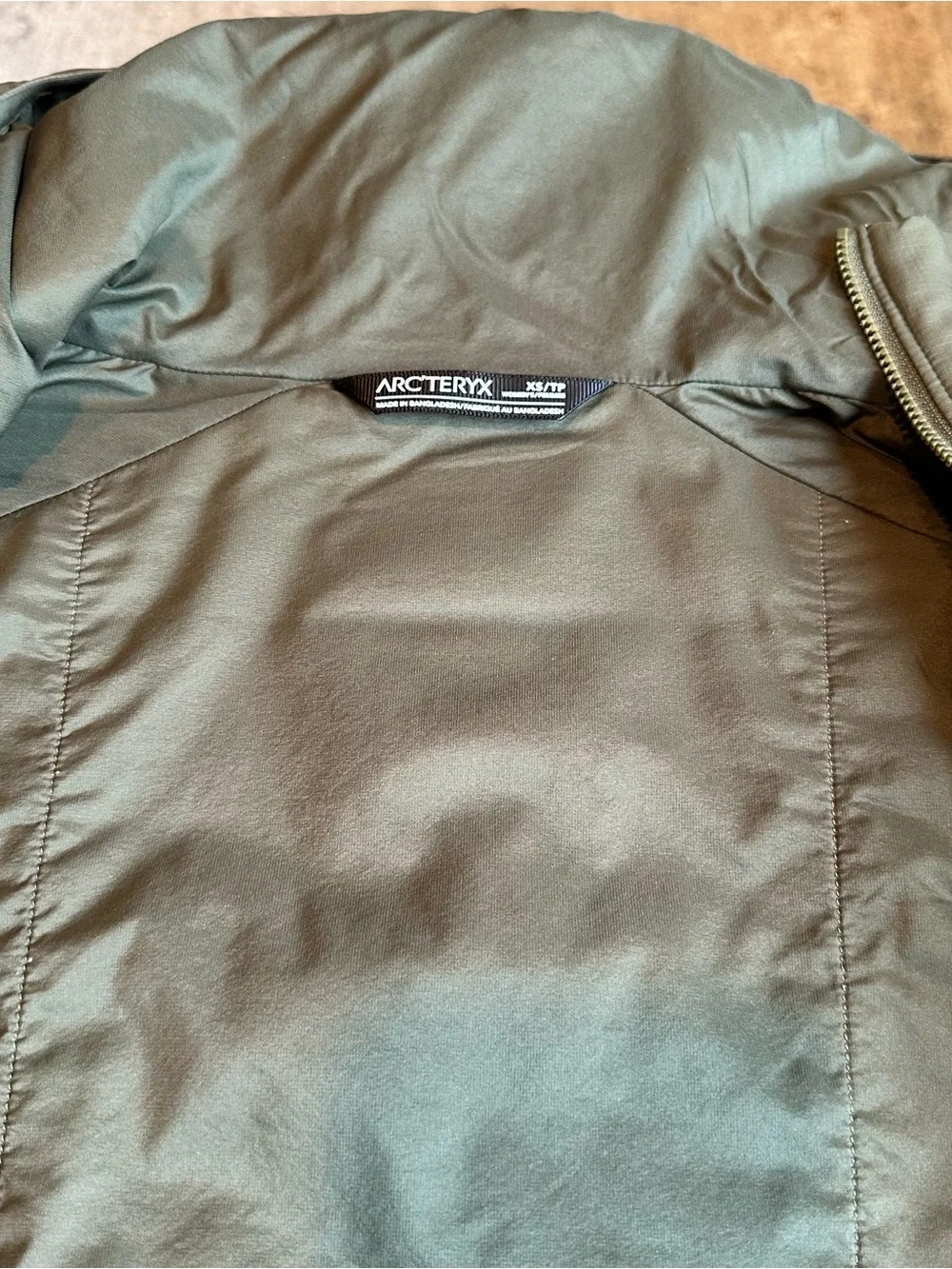 Arc'teryx Women’s Long Atom XS - Picture 5 of 7